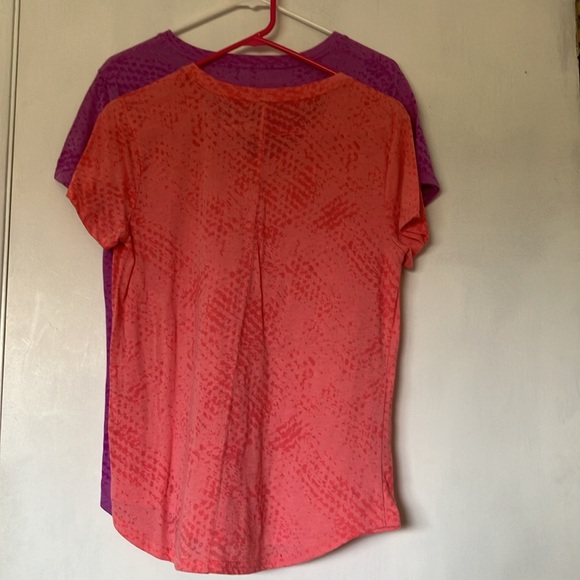 Set of twoTEKGear DryTEK short sleeve tops size medium - Picture 2 of 4